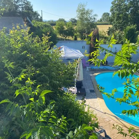 Le Charme A La Campagne Proche De Vichy Homestay