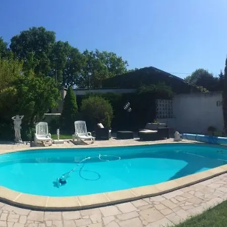 Le Charme A La Campagne Proche De Vichy Homestay *